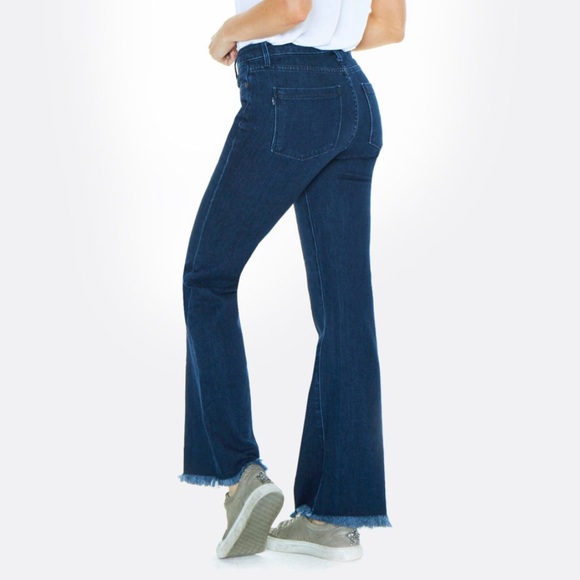 PARKER SMITH BOMBSHELL BELL IN SKY RUNNER - Picture 2 of 9